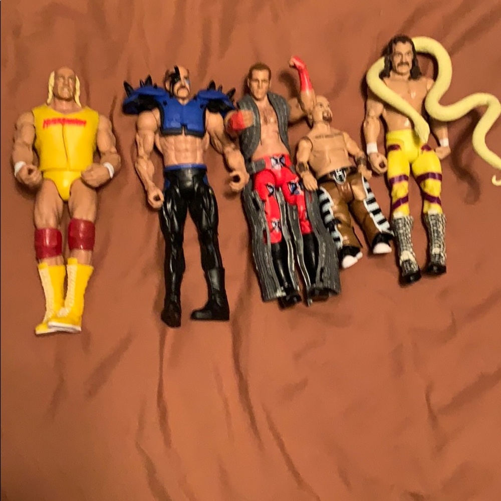 5 figures